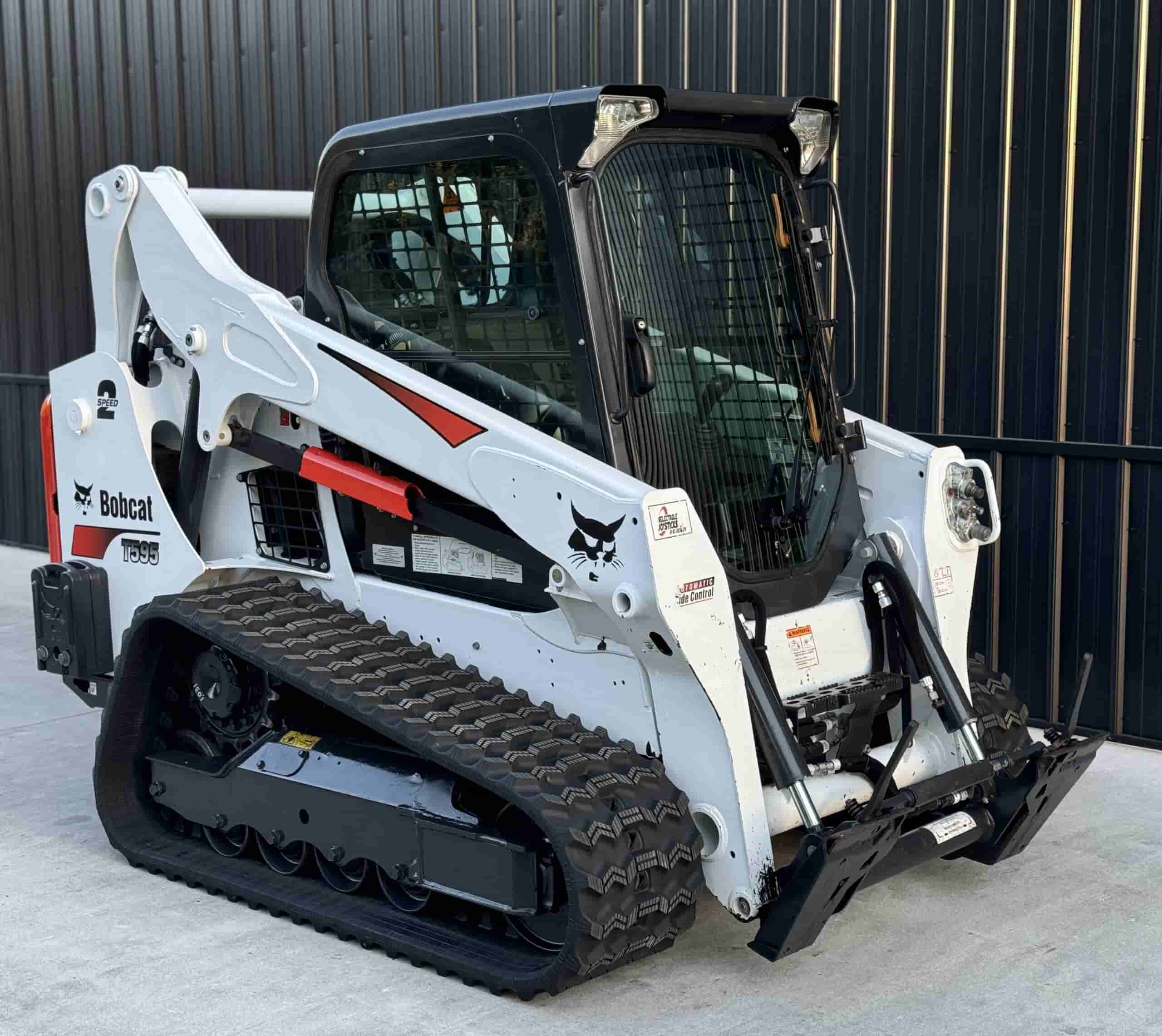 2017 BOBCAT T595 CLEAN
